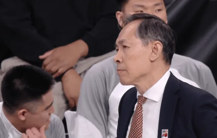 博彩平台推荐-只赢江苏4分！许利民用人+战术引众怒，斯佩尔曼受伤后周琦累垮！